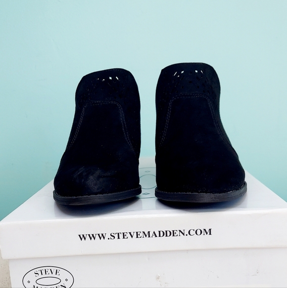 Steve Madden Sabra Black Perforated Ankle Booties Women's Size 6 NWT - Picture 9 of 14